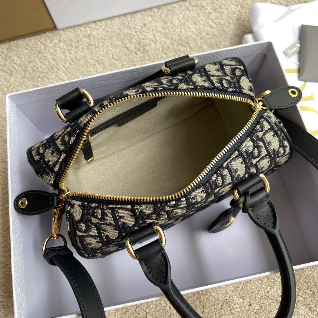 D*or groove 20 bag blue D*or oblique jacquard 20.5 x 13.5 x 12 cm / 8 x 5.5 x 4.5 inches