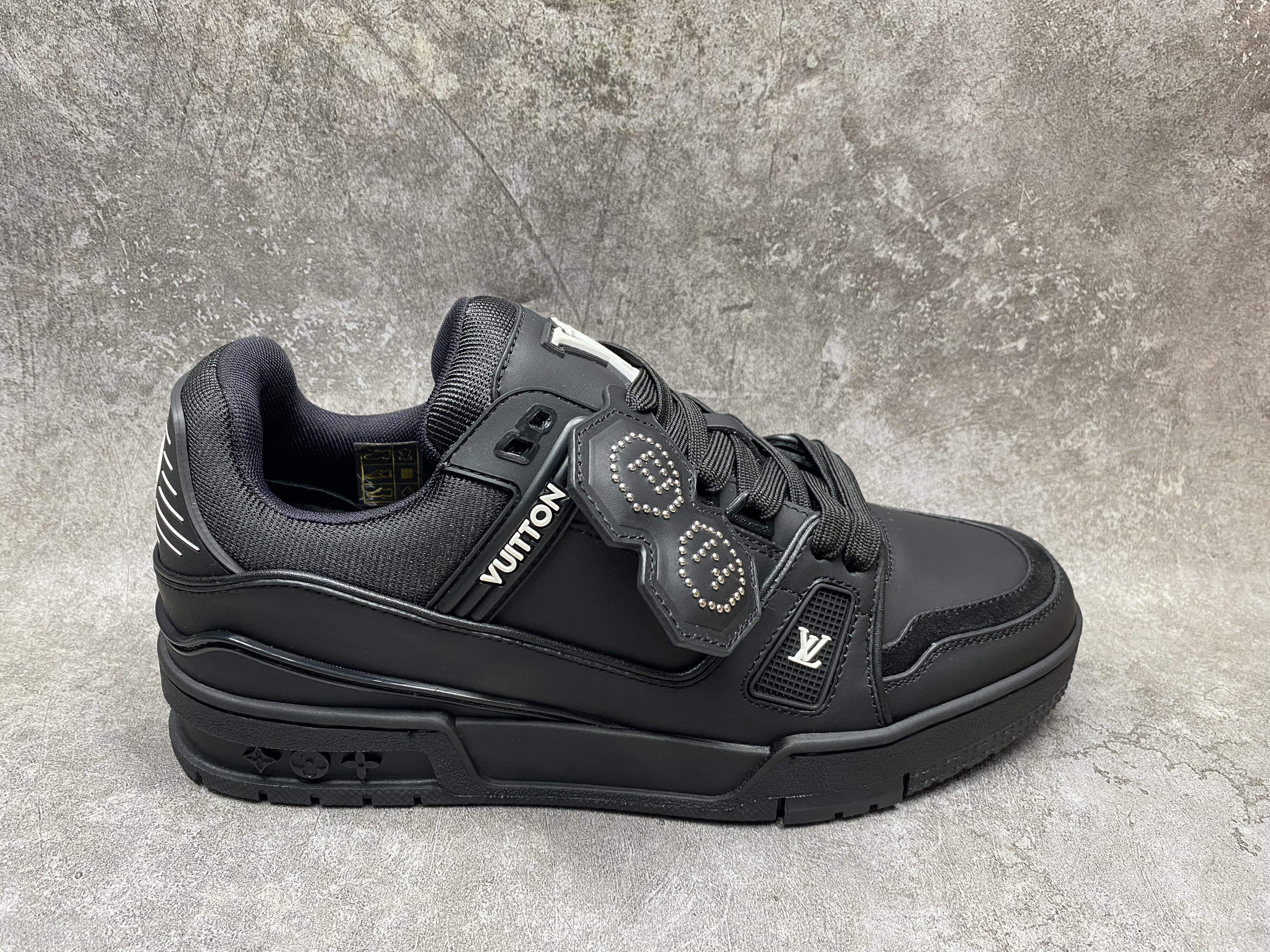 UA LV trainer Sneakers