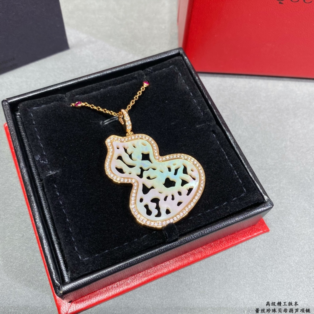 Qeelin Large Hollow Gourd Necklace