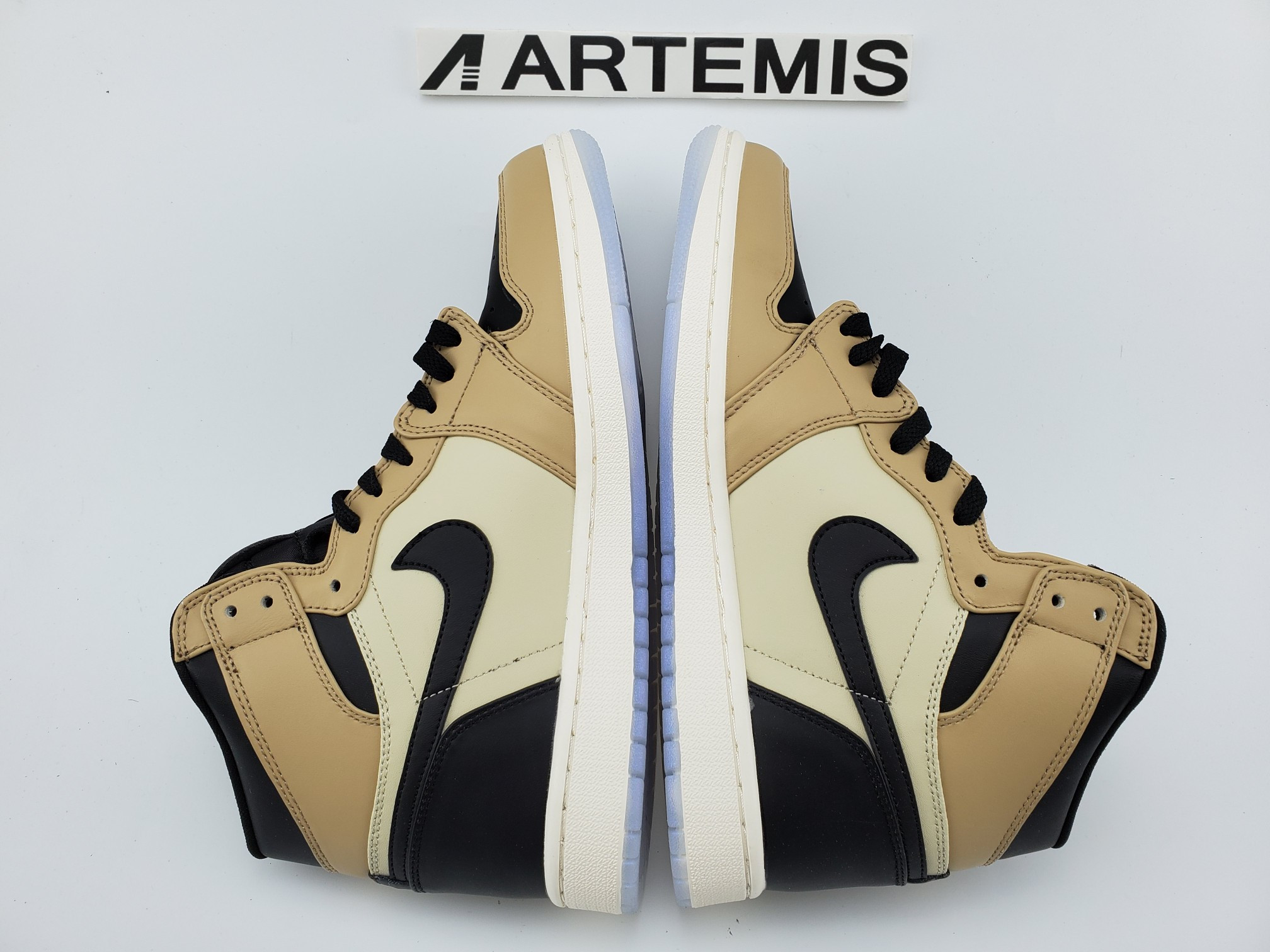 Air Jordan 1 Retro High Black Mushroom