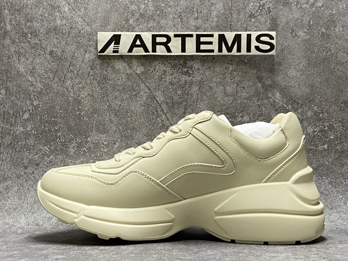 G*u*i rhyton logo ivory