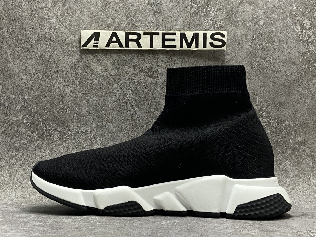 Balenciga Speed Graffiti Trainers White Black Logo