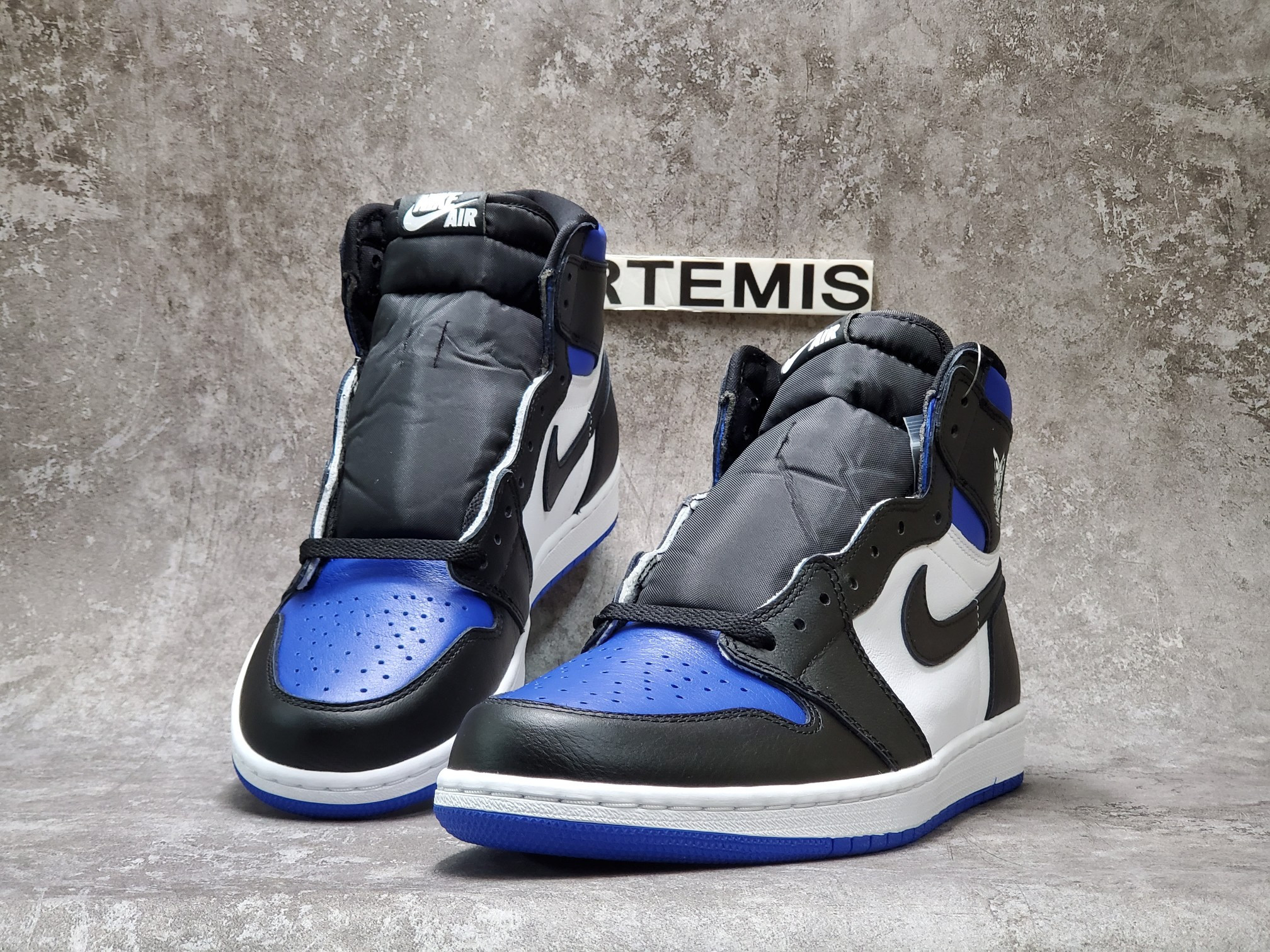 Air Jordan 1 Retro High Black Game Royal