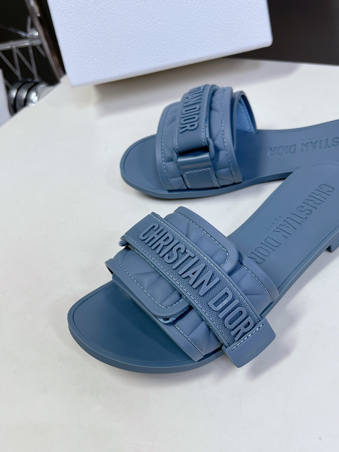 UA Dio(r)evolution Slide