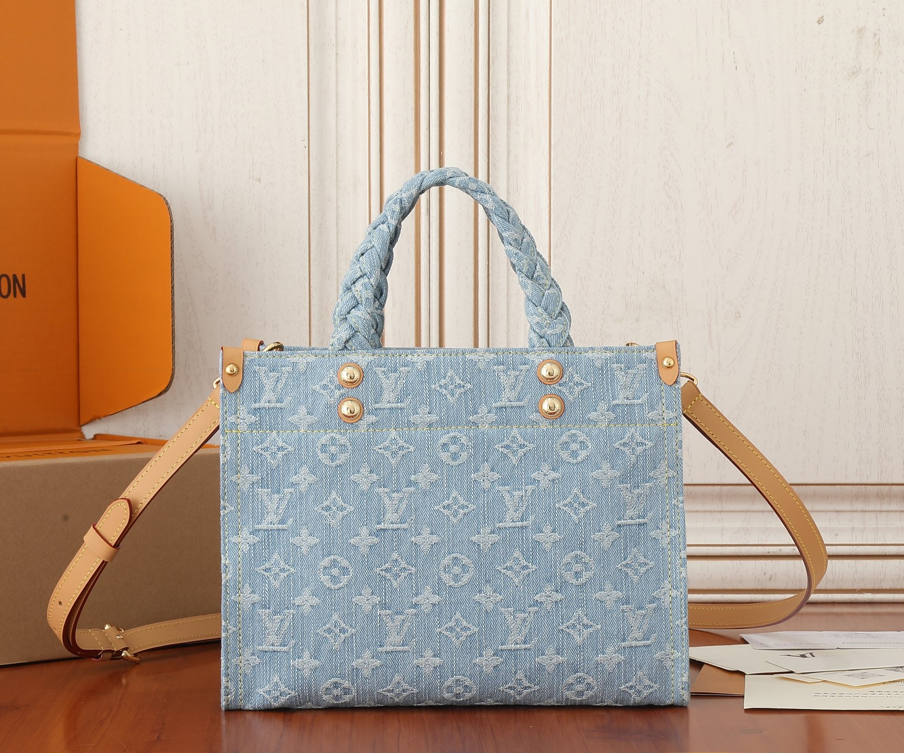 LV Let Go PM M42897  11 x 9.1 x 4.1 in