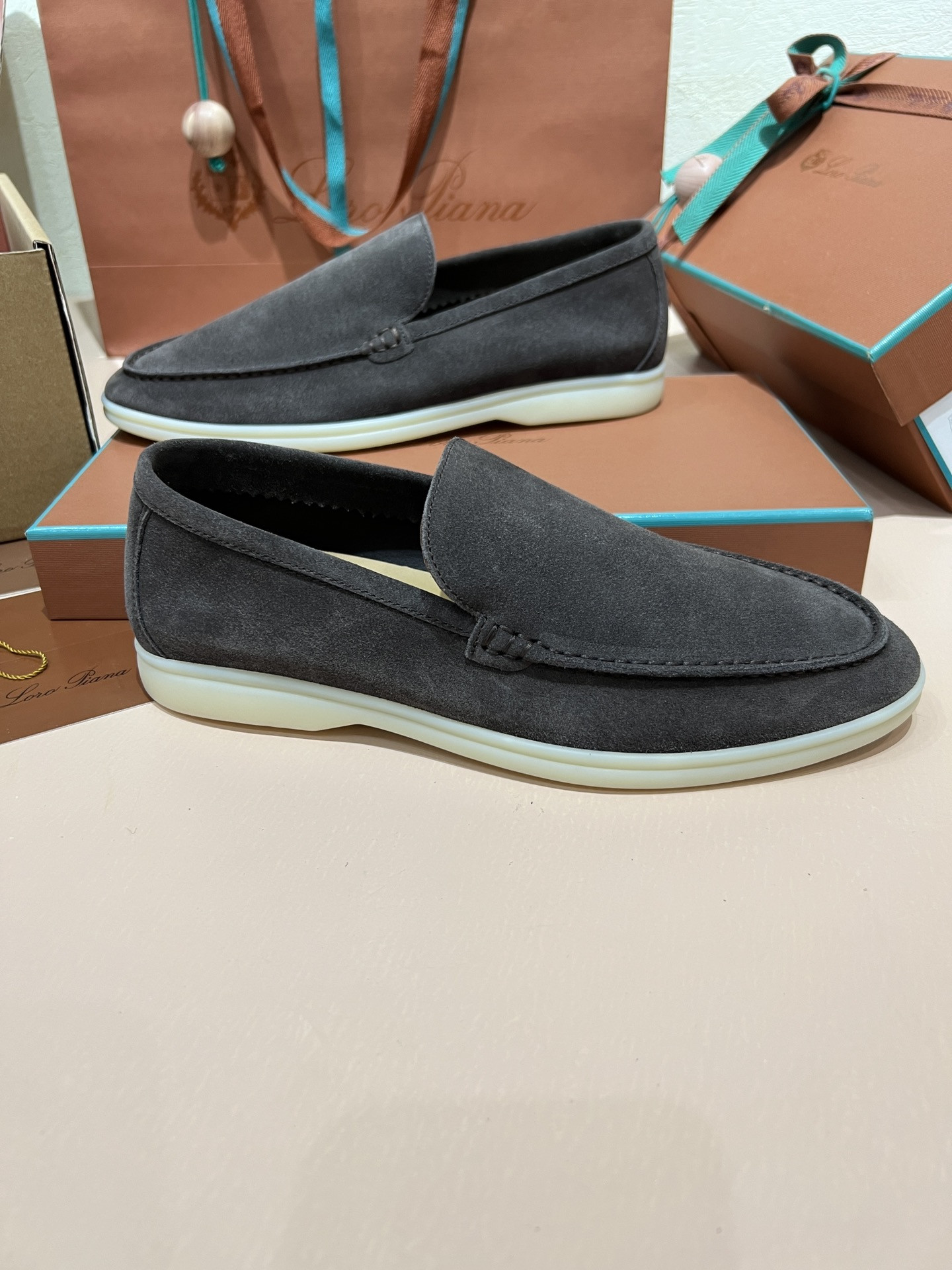 ua L**o p*ana summer walk loafers