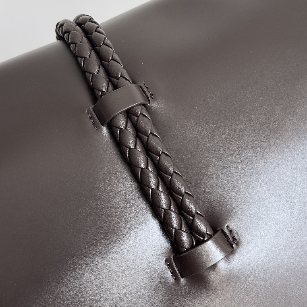 bo*te*ga Ve*ne*ta liberta 23 x 35 x 6cm