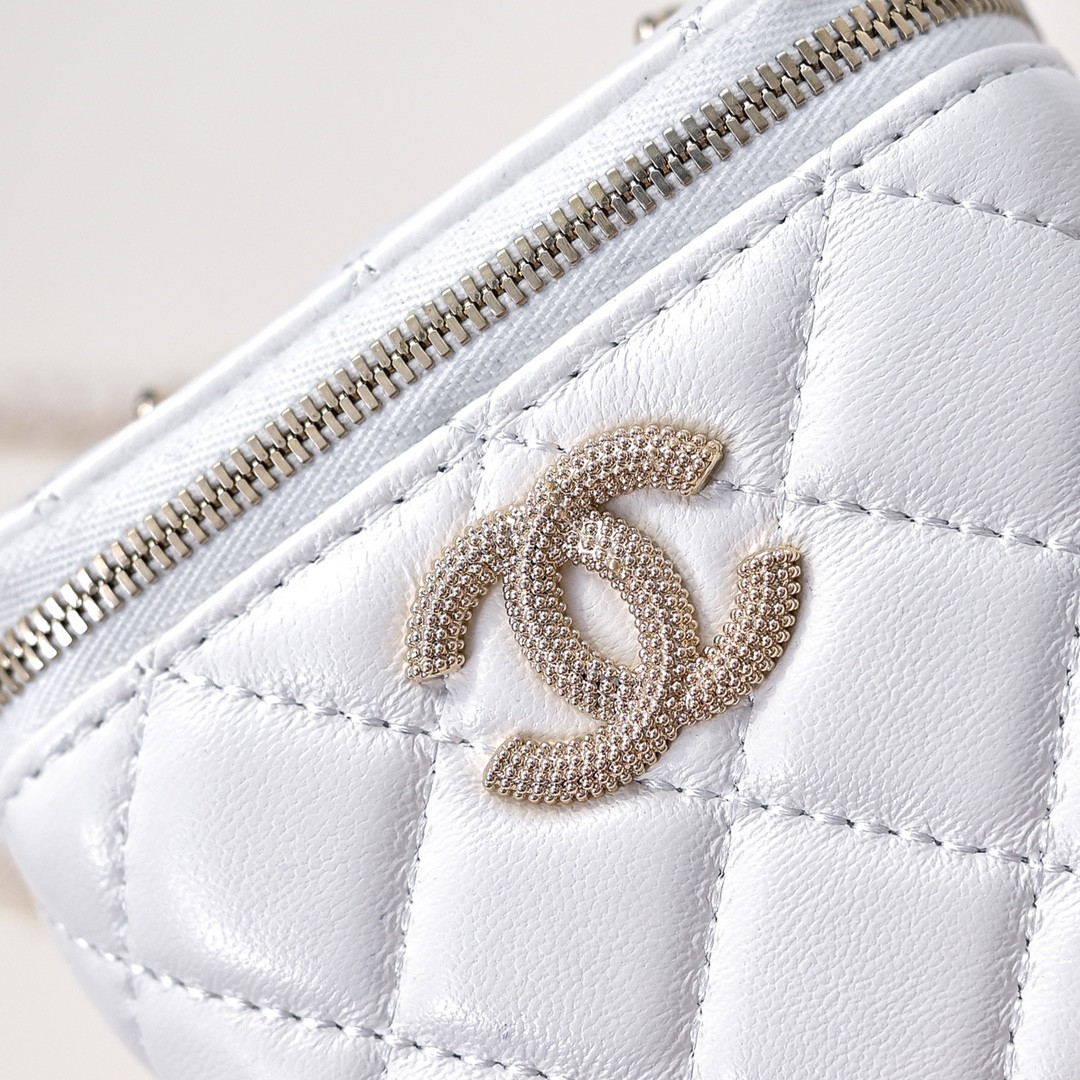 Ch*el small vanity with chain 8.5x11x7cm