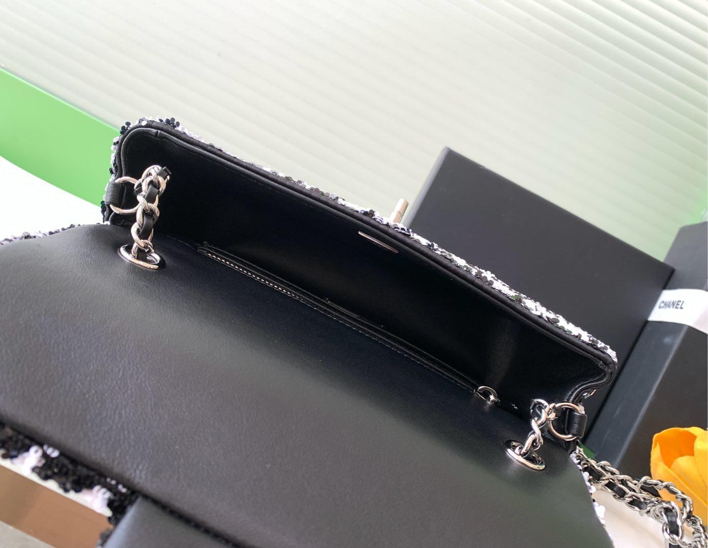 Ch*el  flap bag 14x22x7cm